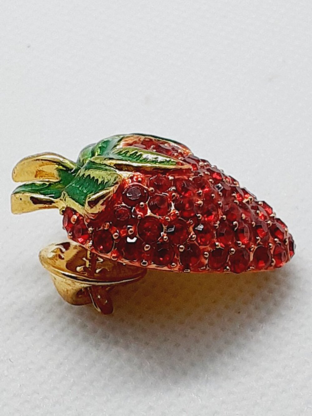 NEW on card Strawberry Put 'Em Pin - Picture 7 of 8